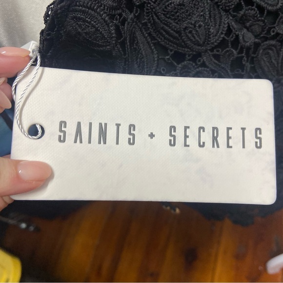 Saints + Secrets Lace Cocktail Mini Dress Size M Black Plunging V-neck Party Fun - Picture 6 of 9